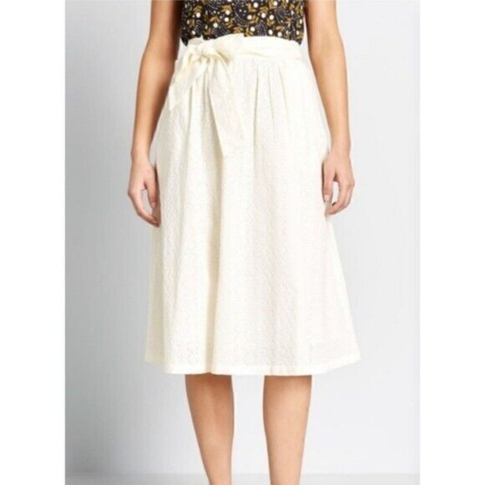 Modcloth Ivory Eyelet Midi Skirt Women's Size Medium